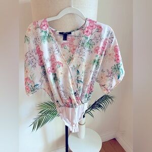 Blouse bodysuit forever 21 floral satin v neck size small S